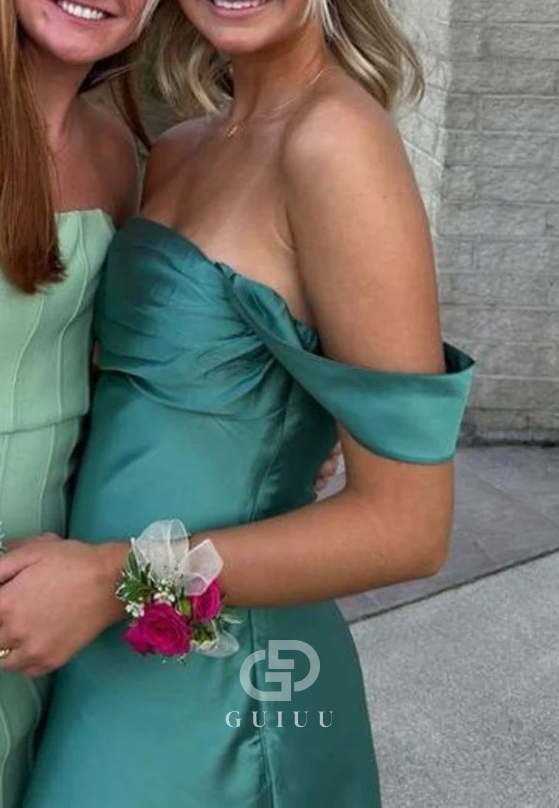 Chic Off-Shoulder Coral Pink Bodycon Short Satin Homecoming Dress