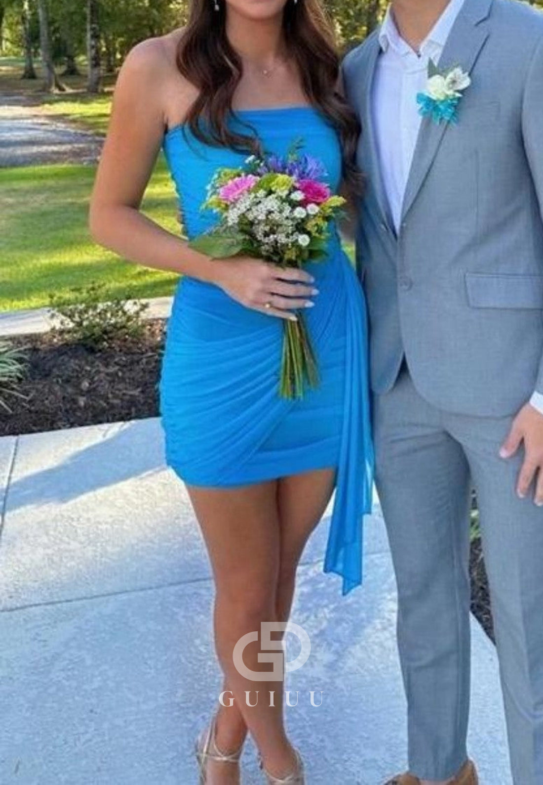 Elegant Ruched Strapless Chiffon Homecoming Dress with Asymmetrical Detail