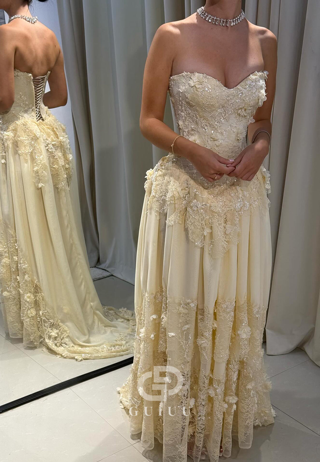 Daffodil A-Line Strapless Sleevelss Floral Appliques Prom Dress