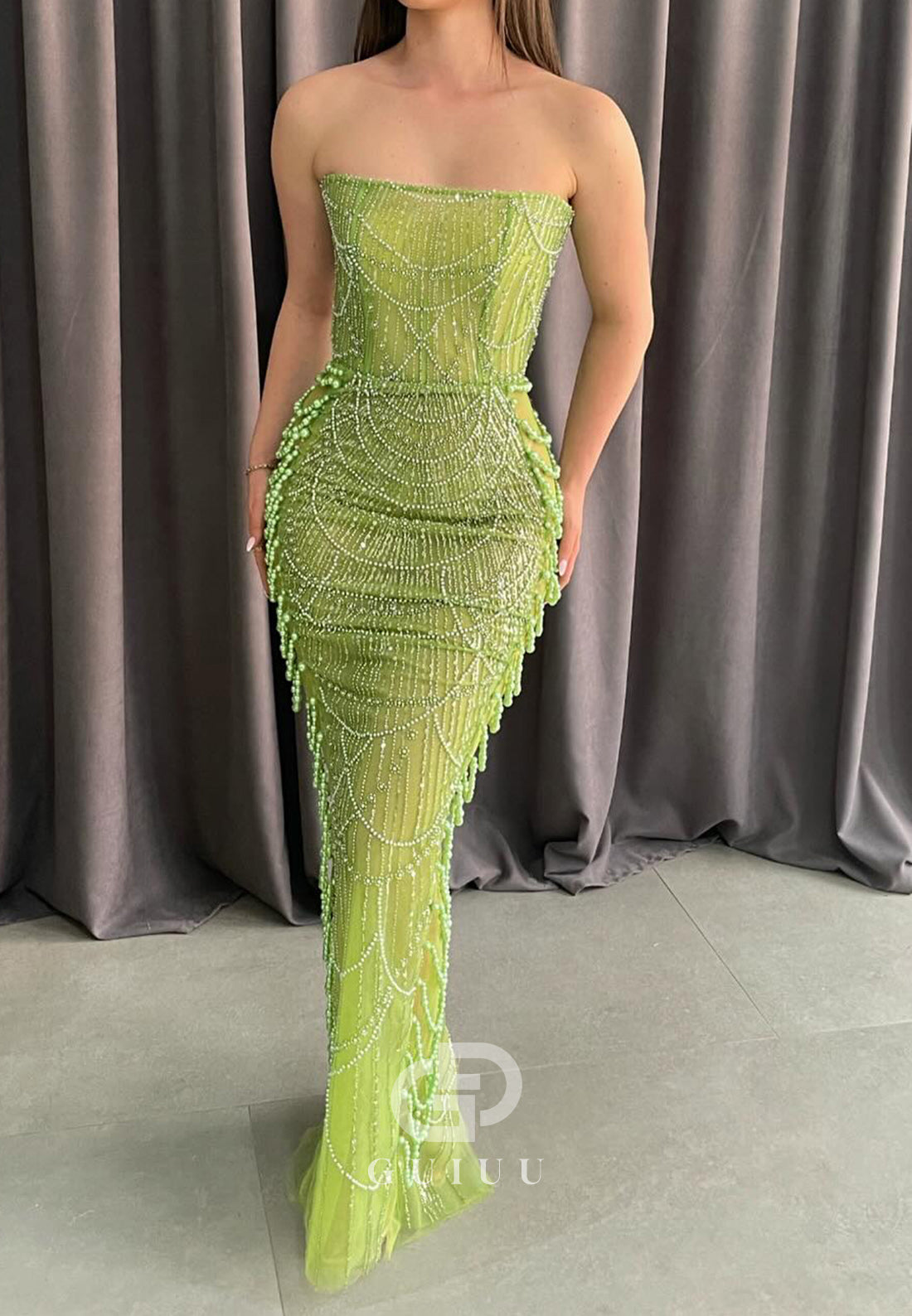 Charming Sleeveless Strapless Sequins Sheath Evening Dress