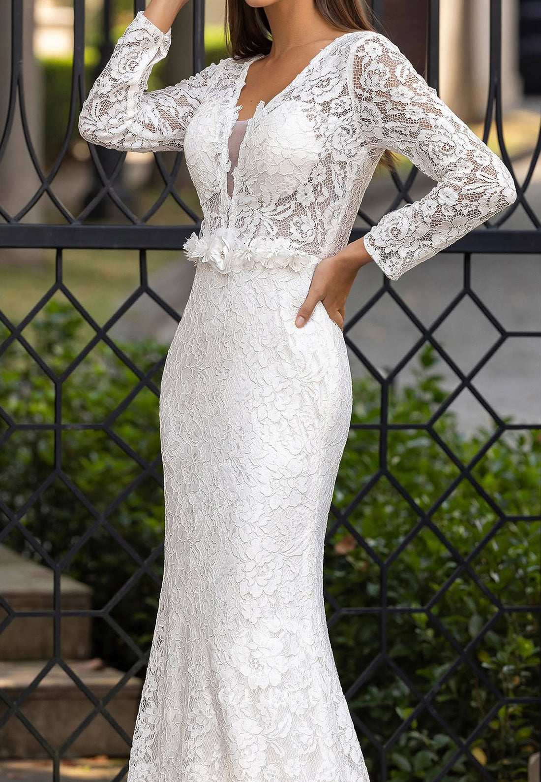 Long Sleeves V-Neck Corset Empire-Waist Lace Wedding Dress
