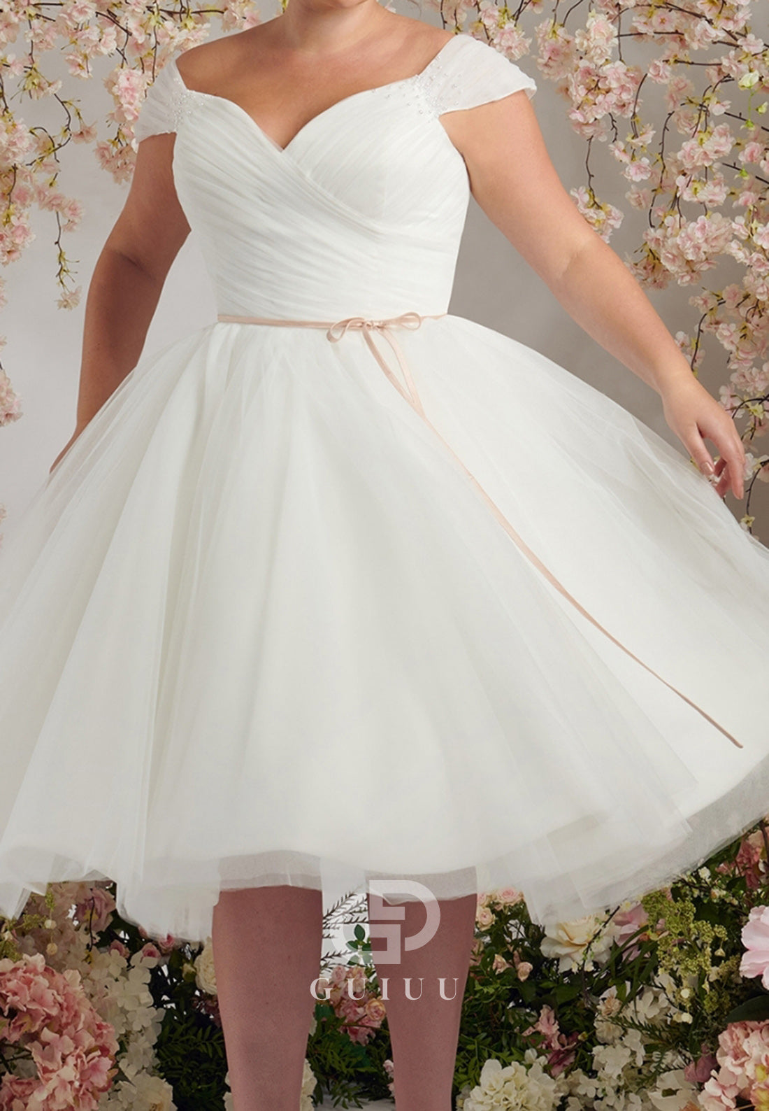 Spaghetti Straps Sweetheart Short Lace Wedding Dress