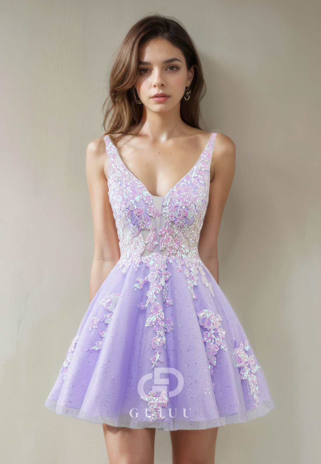 A-Line V Neck Straps Tulle Appliques Back Zipper Short Homecoming Dress