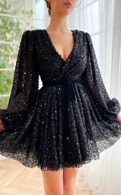 GH404 - A Line V Neck Long Sleeves Black Short Homecoming Dress