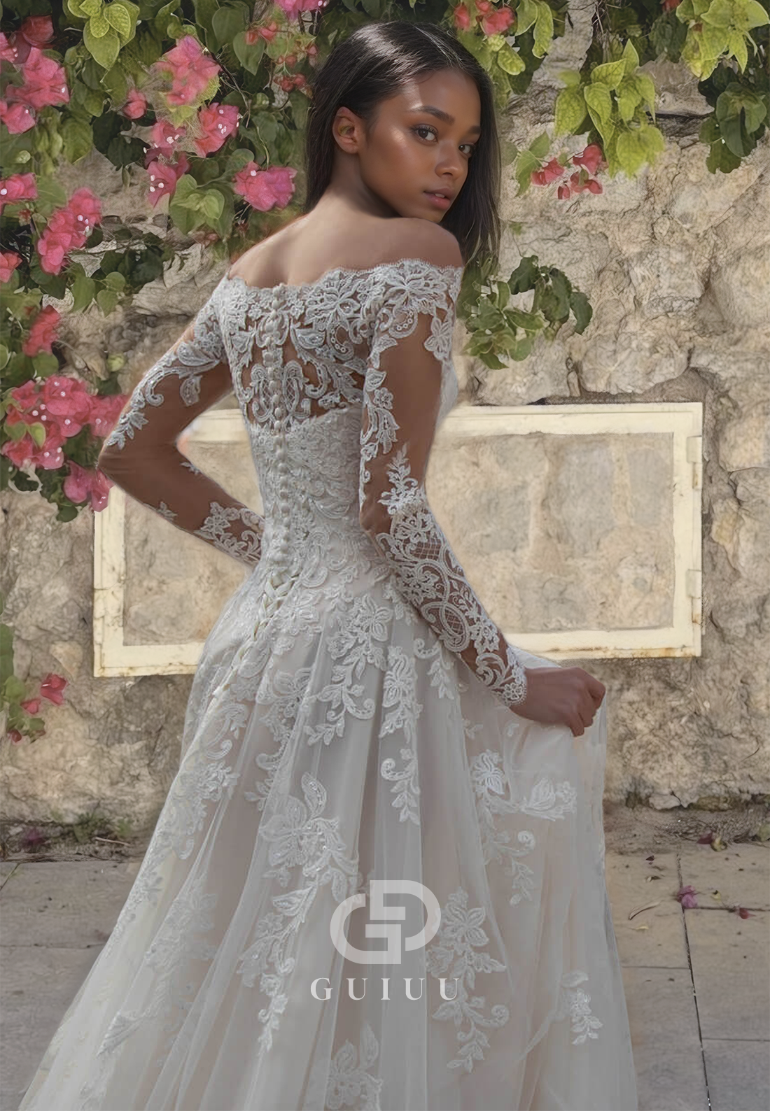 Gorgeous A-Line Sweetheart Wedding Dress with Long Sleeves and Lace Appliques