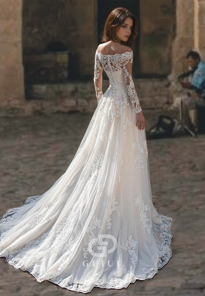 Gorgeous A-Line Sweetheart Wedding Dress with Long Sleeves and Lace Appliques