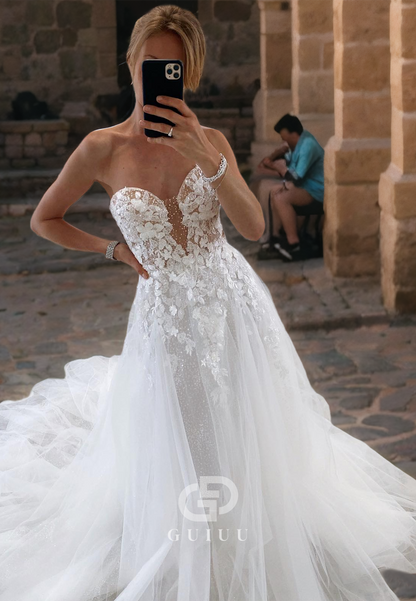 A-Line Strapless Sleeveless Applique Tulle Wedding Dress with Train