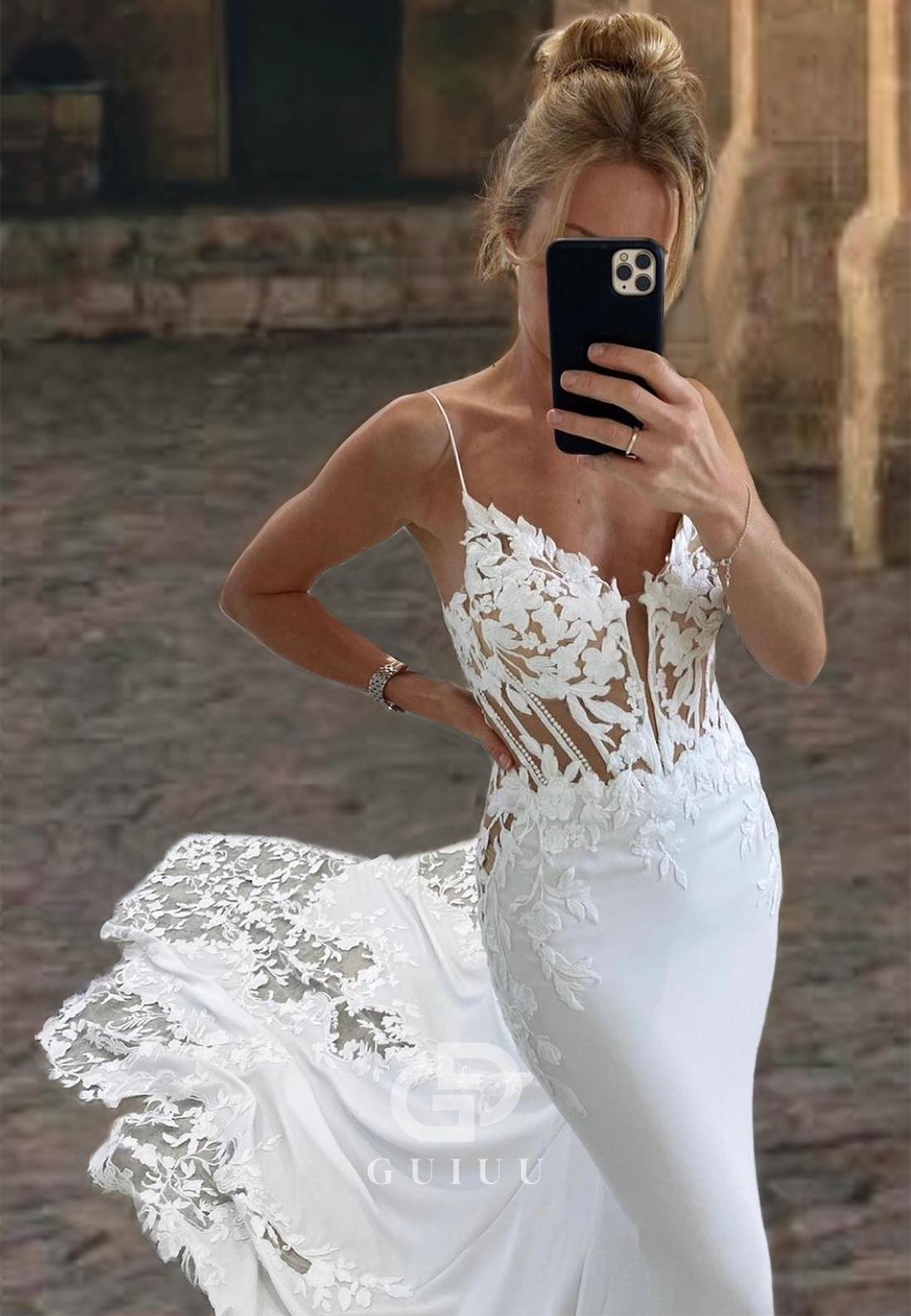 Mermaid V Neck Straps Sleeveless Appliques Long Wedding Dress with Train