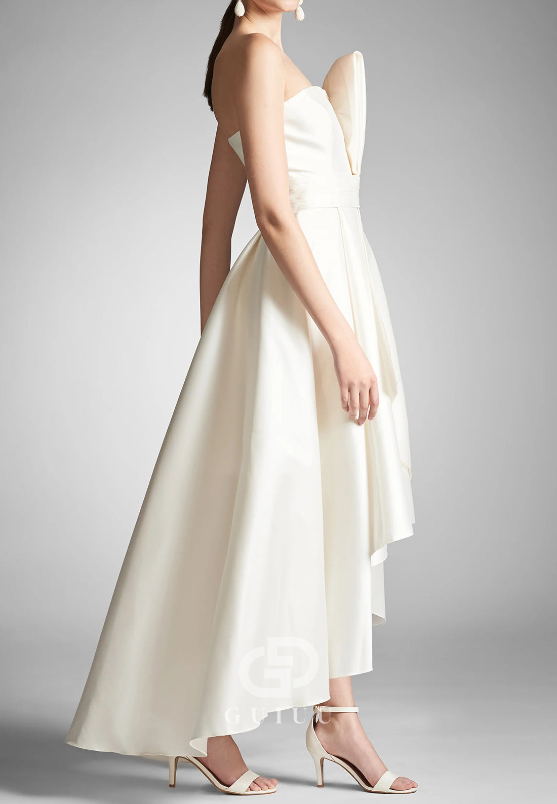 Simple Strapless Sleeveless Ruched Satin Wedding Dress