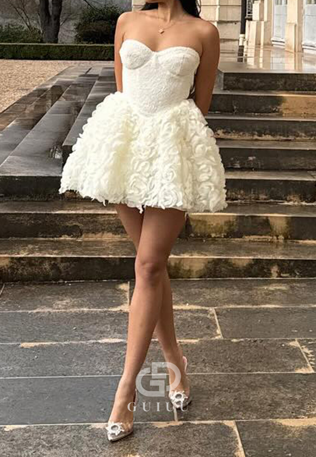 GH981 - Chic & Modern  A-Line Strapless Pearls Flowers Short Homecoming Dress