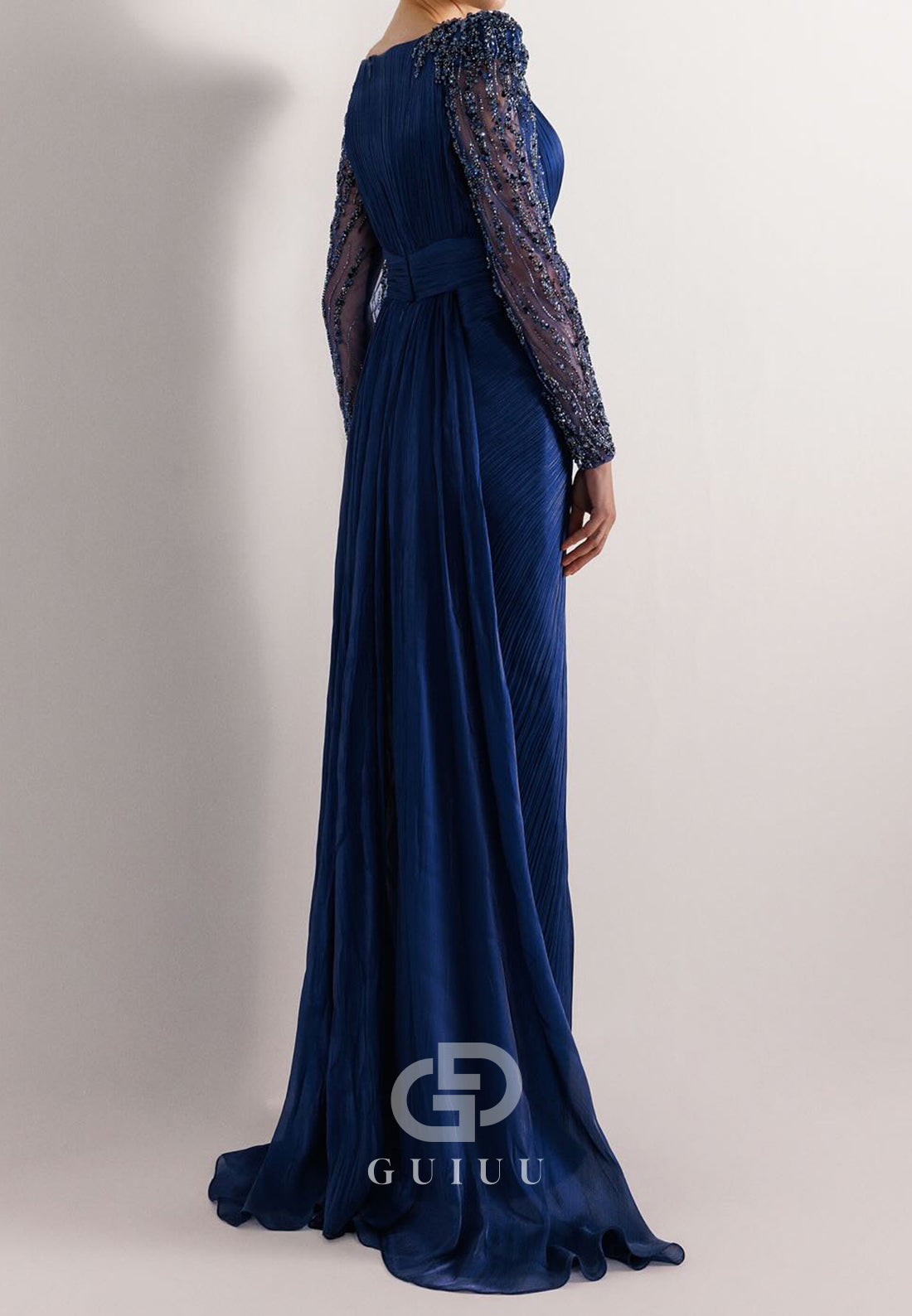 Charming A-Line Long Sleeves Scoop Appliques Evening Dress