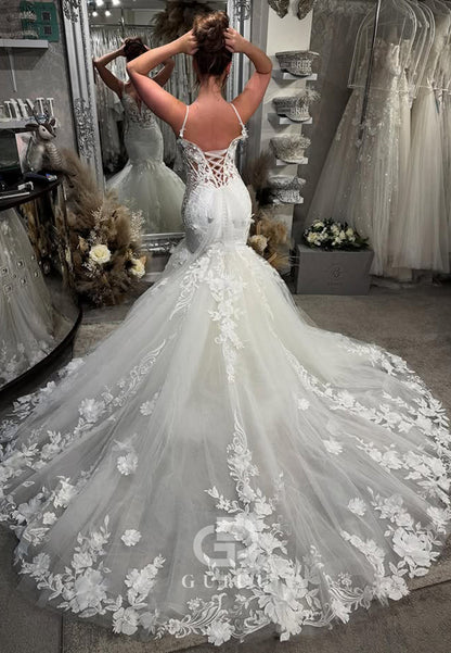 Charming Spaghetti Straps V-Neck Appliques Mermaid Wedding Dress